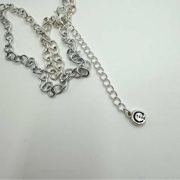 C1946 Silver Tone Tussle Large Pendant Drop Toggle Necklace - Picture 6 of 9